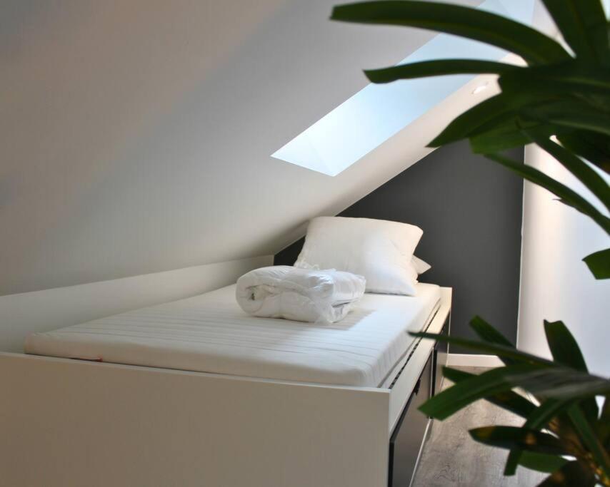 Yokohama, Duplex Avec Jardin Lägenhet Bourges Exteriör bild
